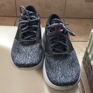 Nike Flex contact shoes